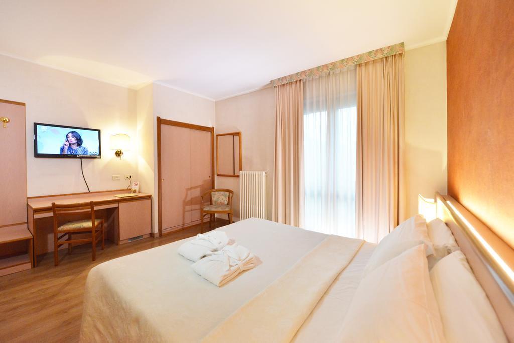 La Rocca Sport & Benessere Шатийон Экстерьер фото